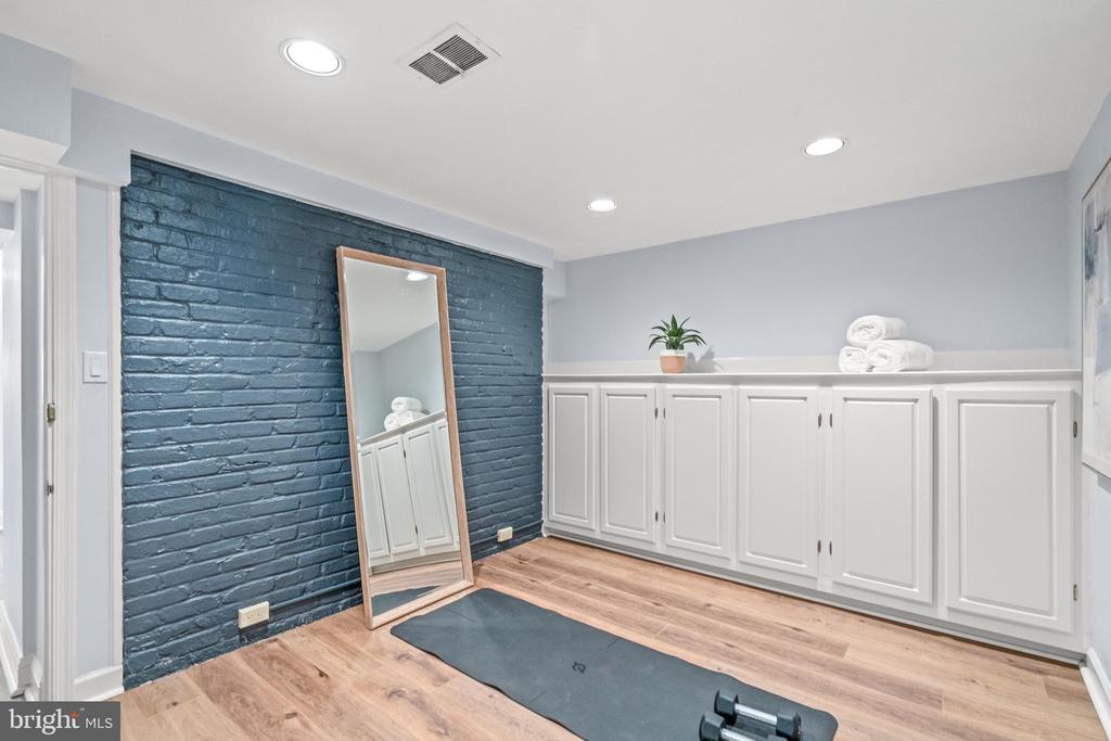 808 W TIMBER BRANCH PARKWAY