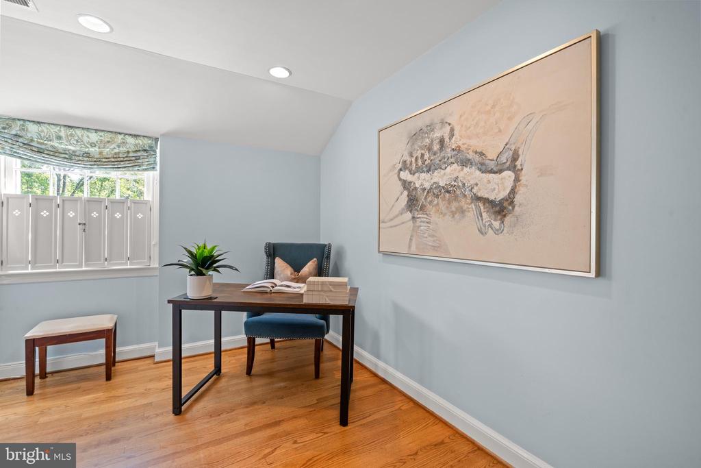 808 W TIMBER BRANCH PARKWAY