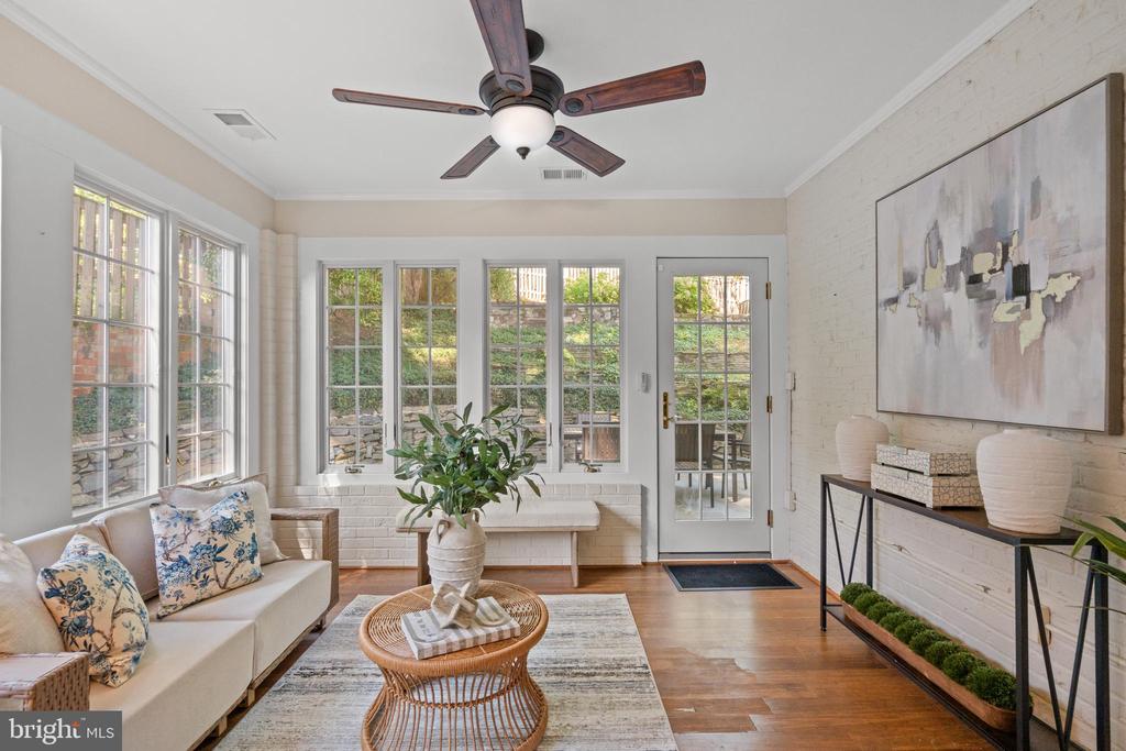 808 W TIMBER BRANCH PARKWAY