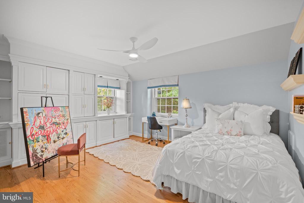 808 W TIMBER BRANCH PARKWAY