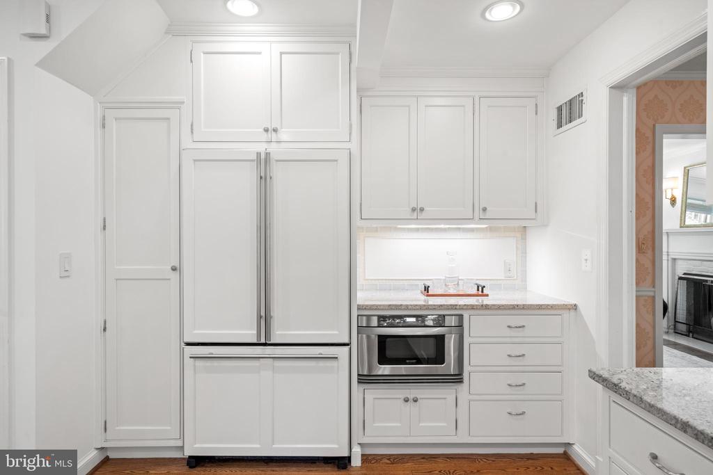 808 W TIMBER BRANCH PARKWAY