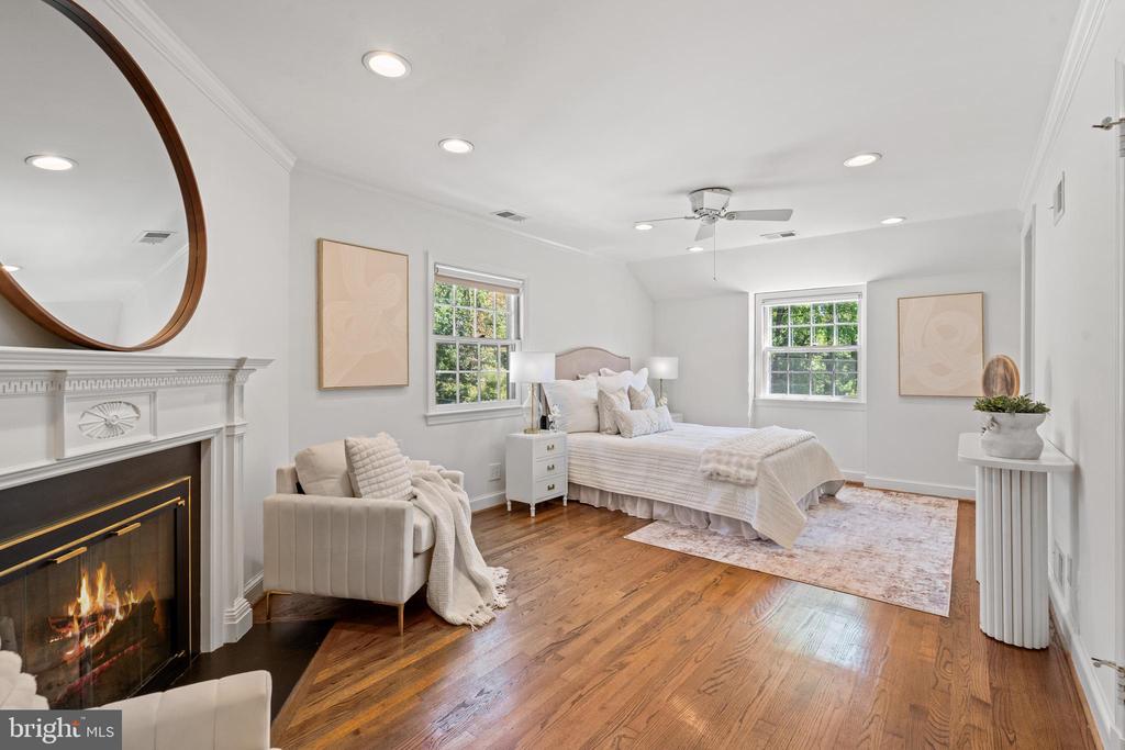 808 W TIMBER BRANCH PARKWAY