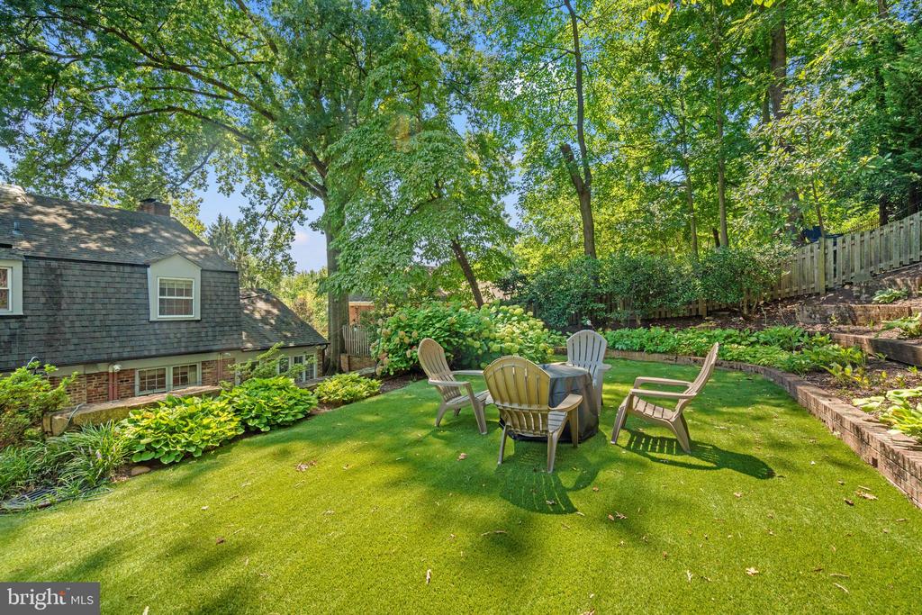 808 W TIMBER BRANCH PARKWAY