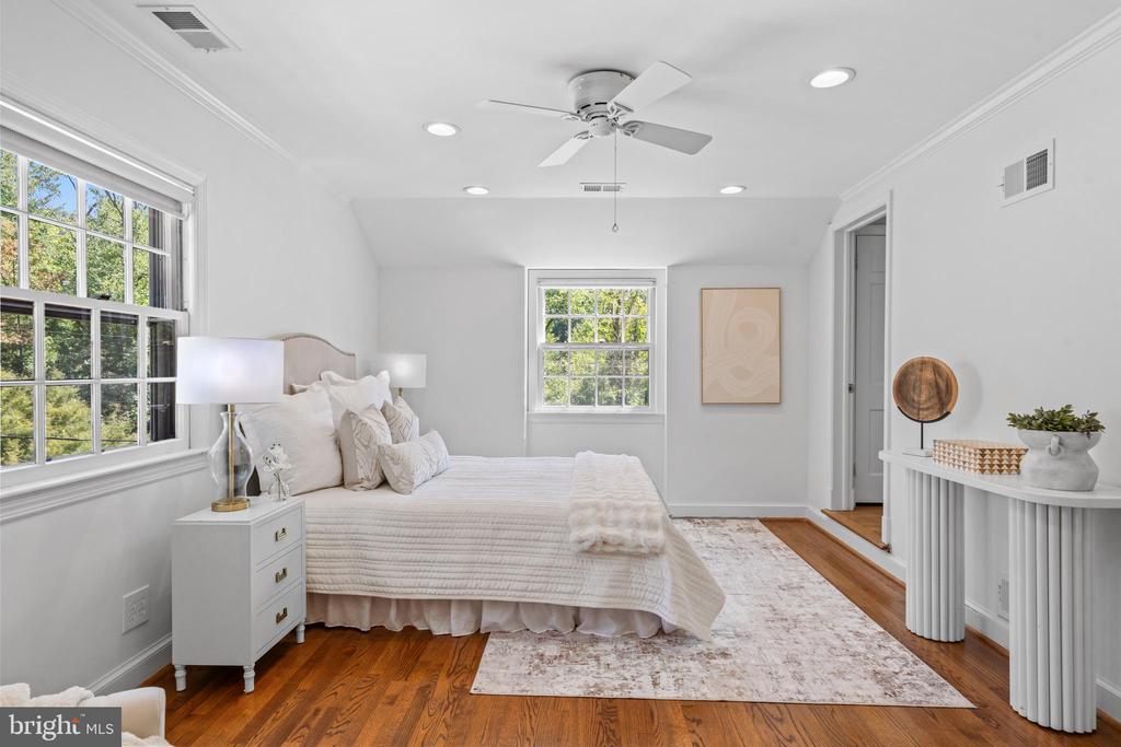 808 W TIMBER BRANCH PARKWAY