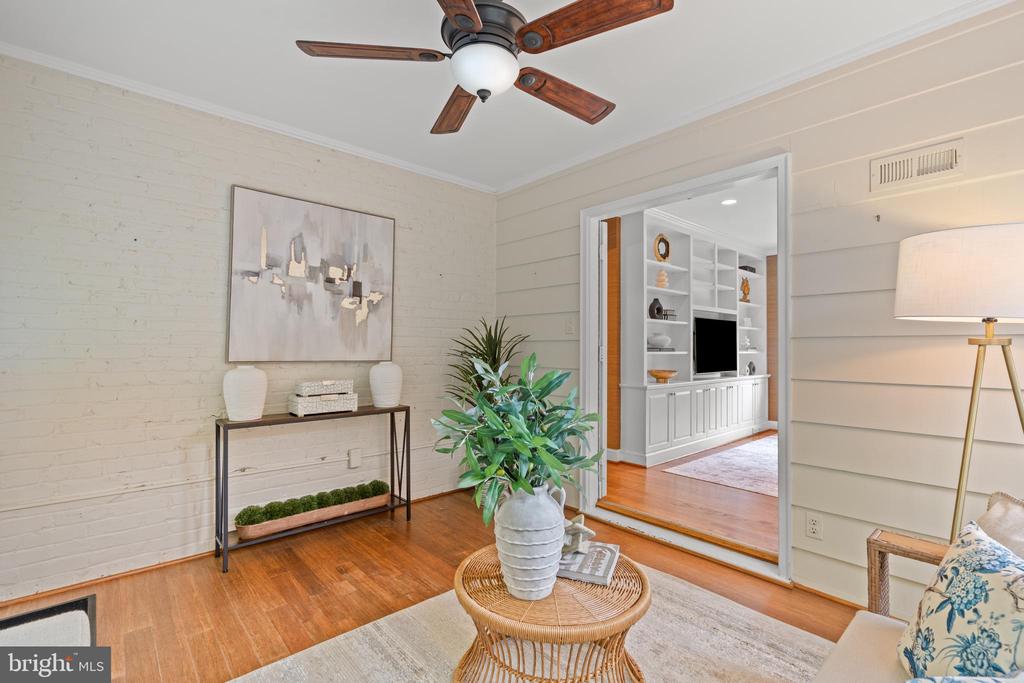 808 W TIMBER BRANCH PARKWAY