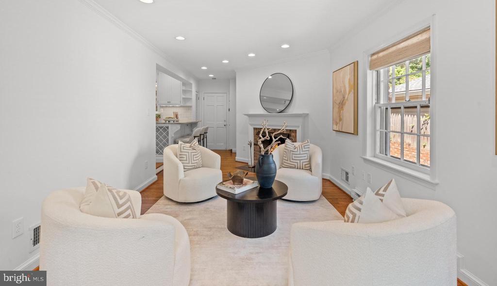 808 W TIMBER BRANCH PARKWAY
