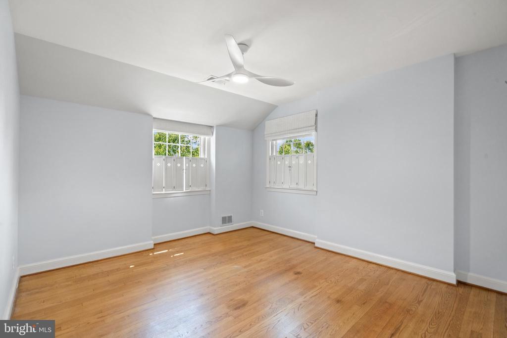 808 W TIMBER BRANCH PARKWAY
