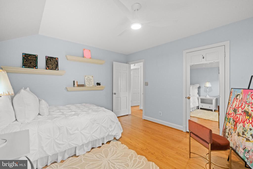 808 W TIMBER BRANCH PARKWAY