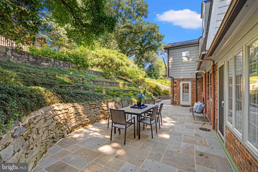 808 W TIMBER BRANCH PARKWAY