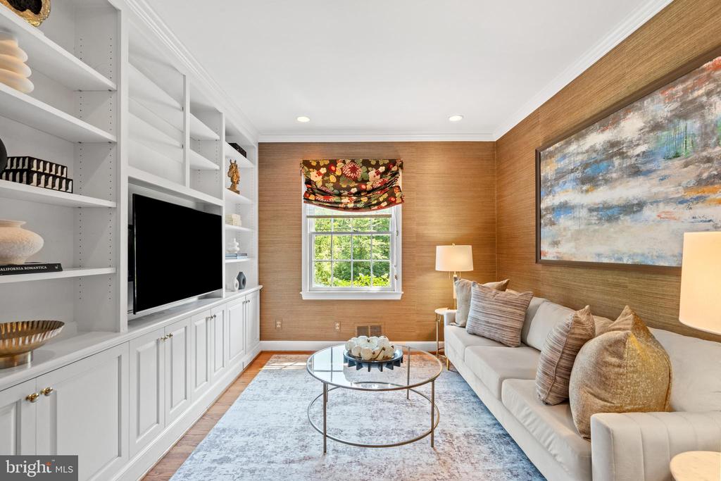 808 W TIMBER BRANCH PARKWAY