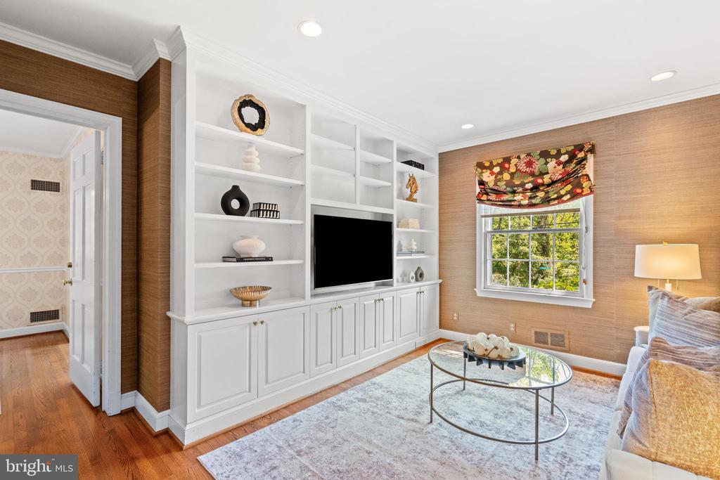 808 W TIMBER BRANCH PARKWAY