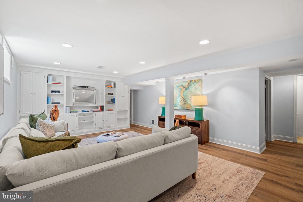 808 W TIMBER BRANCH PARKWAY