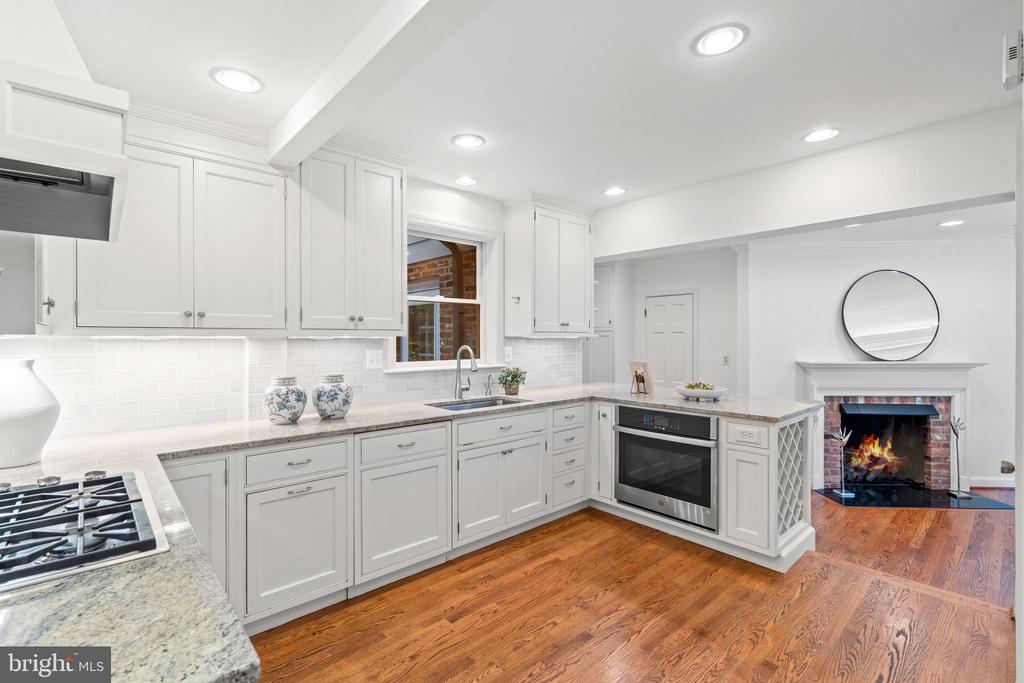 808 W TIMBER BRANCH PARKWAY