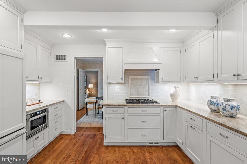 808 W TIMBER BRANCH PARKWAY
