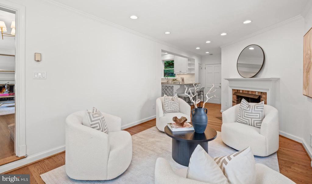808 W TIMBER BRANCH PARKWAY