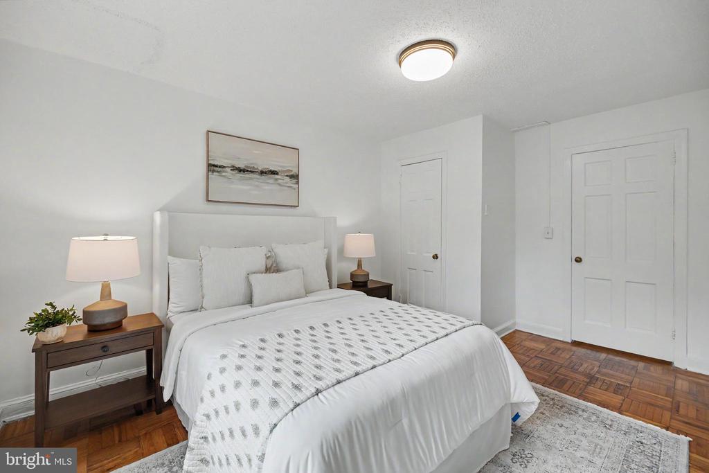 1602 W ABINGDON DRIVE Unit: 101