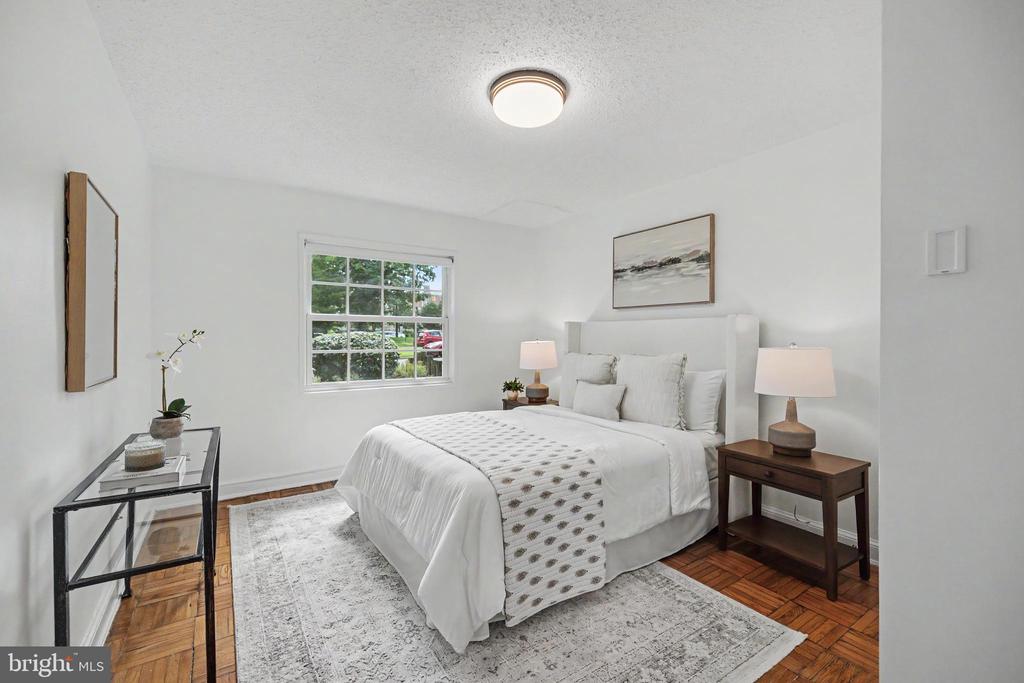 1602 W ABINGDON DRIVE Unit: 101