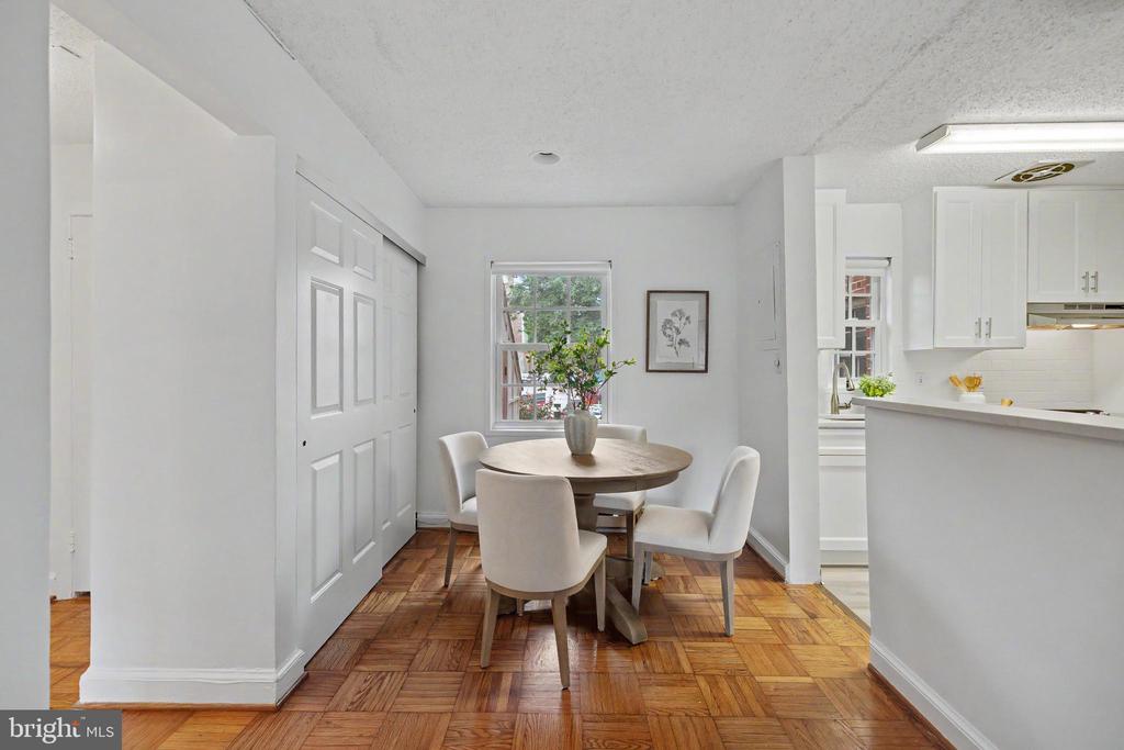 1602 W ABINGDON DRIVE Unit: 101