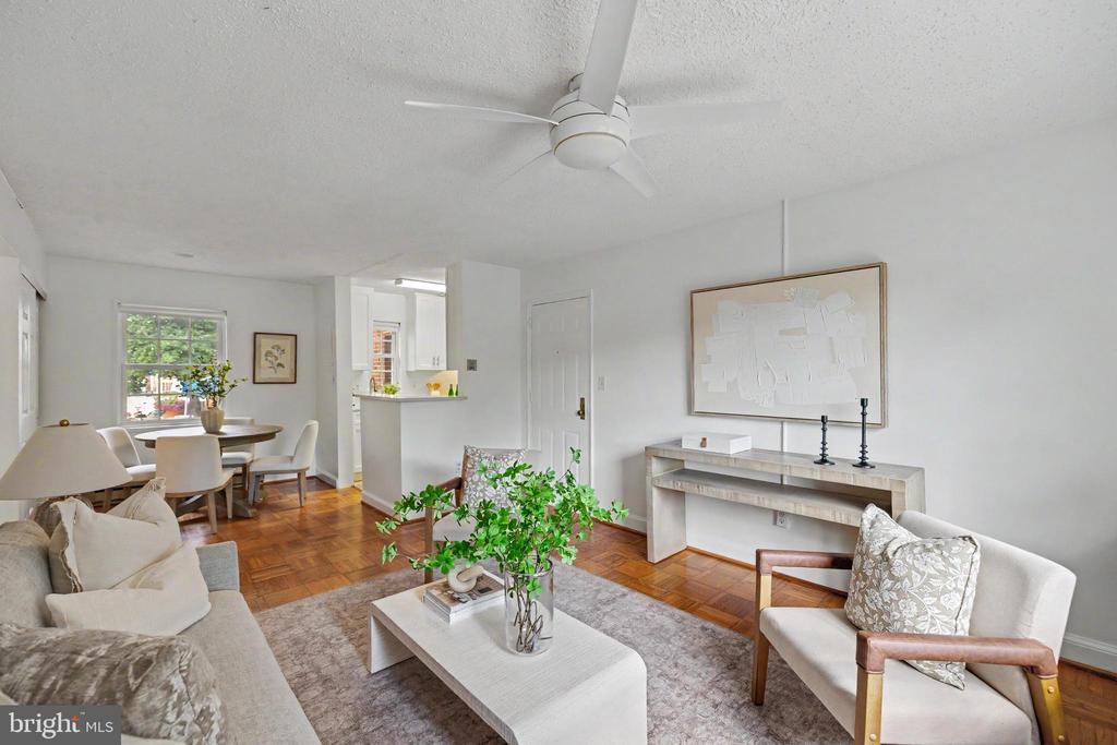 1602 W ABINGDON DRIVE Unit: 101