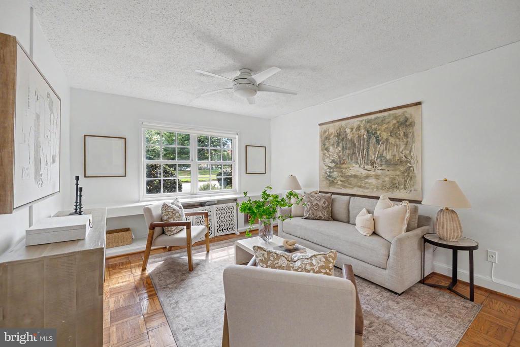 1602 W ABINGDON DRIVE Unit: 101