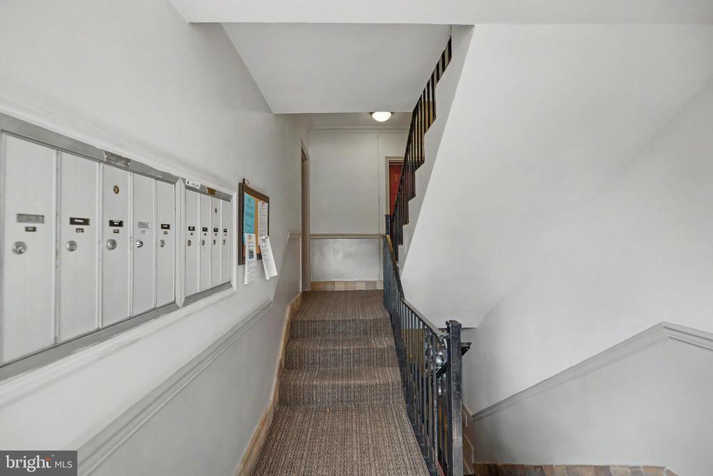1602 W ABINGDON DRIVE Unit: 101