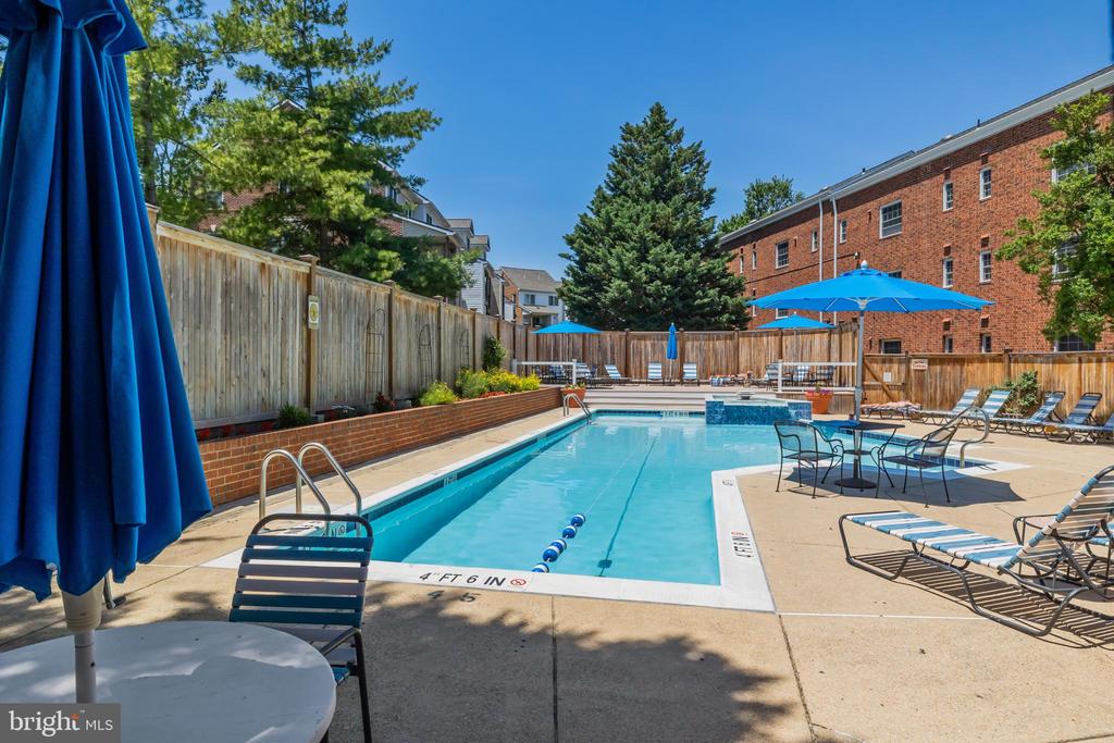1602 W ABINGDON DRIVE Unit: 101