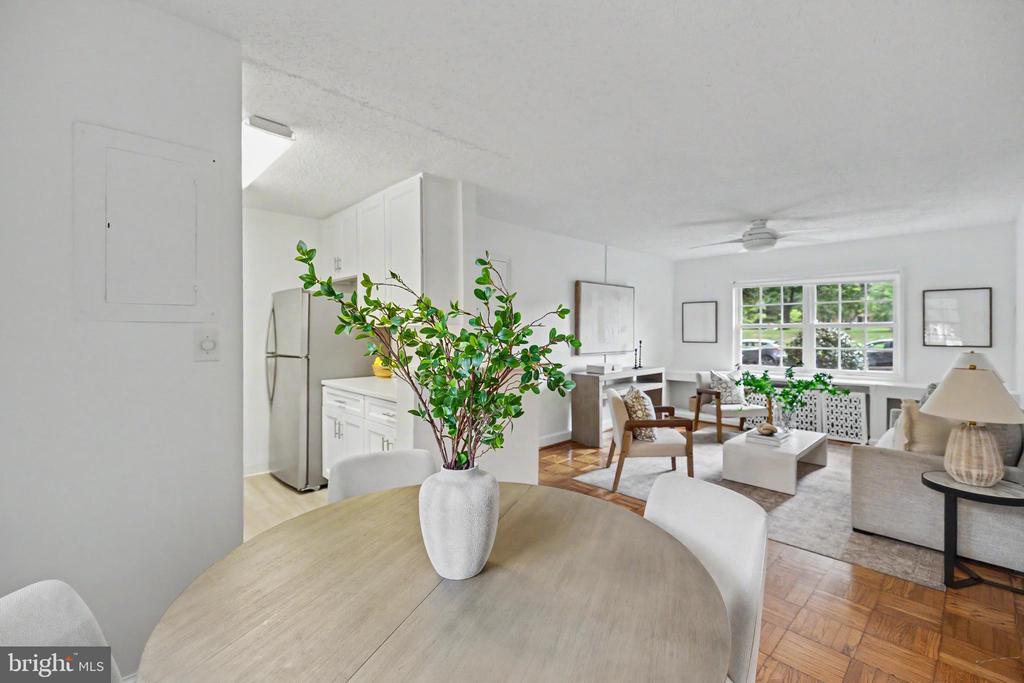 1602 W ABINGDON DRIVE Unit: 101