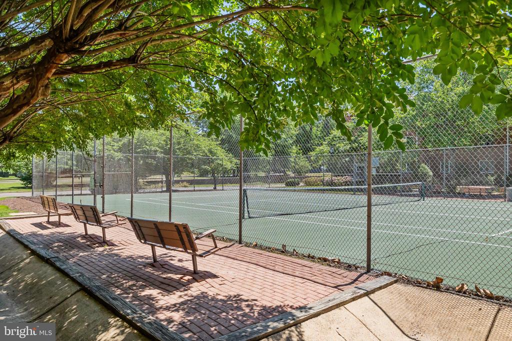 1602 W ABINGDON DRIVE Unit: 101