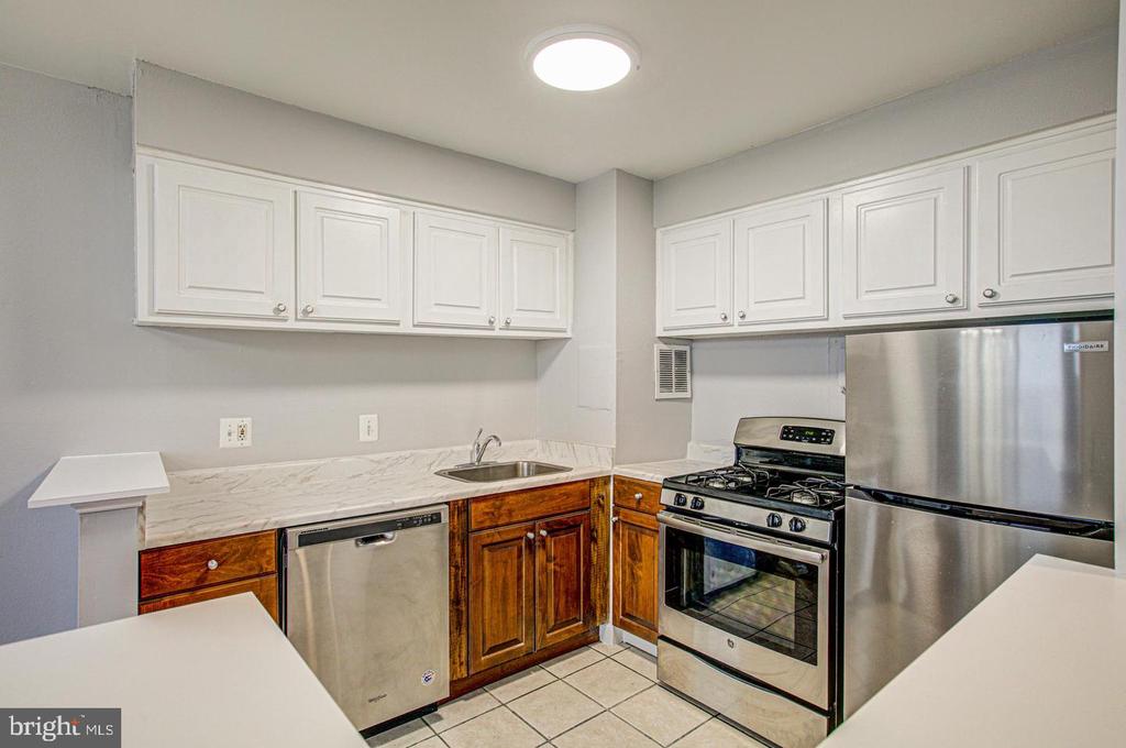 16 S VAN DORN STREET Unit: 604