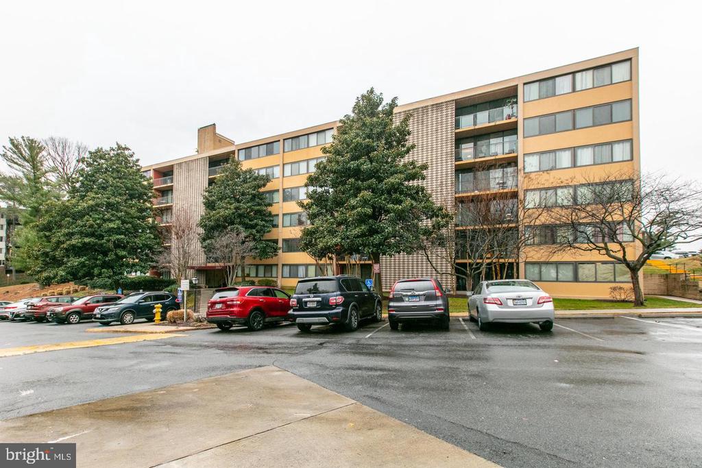 16 S VAN DORN STREET Unit: 604