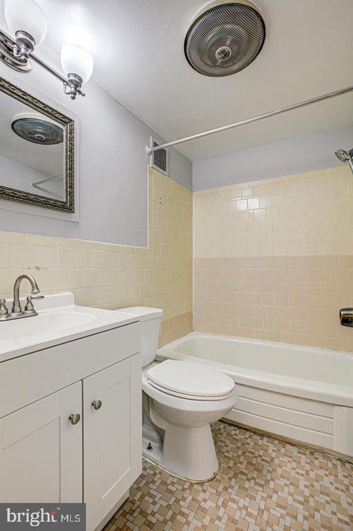 16 S VAN DORN STREET Unit: 604