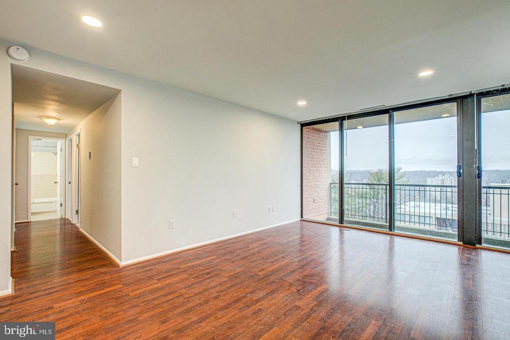 16 S VAN DORN STREET Unit: 604