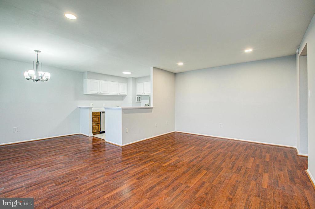 16 S VAN DORN STREET Unit: 604