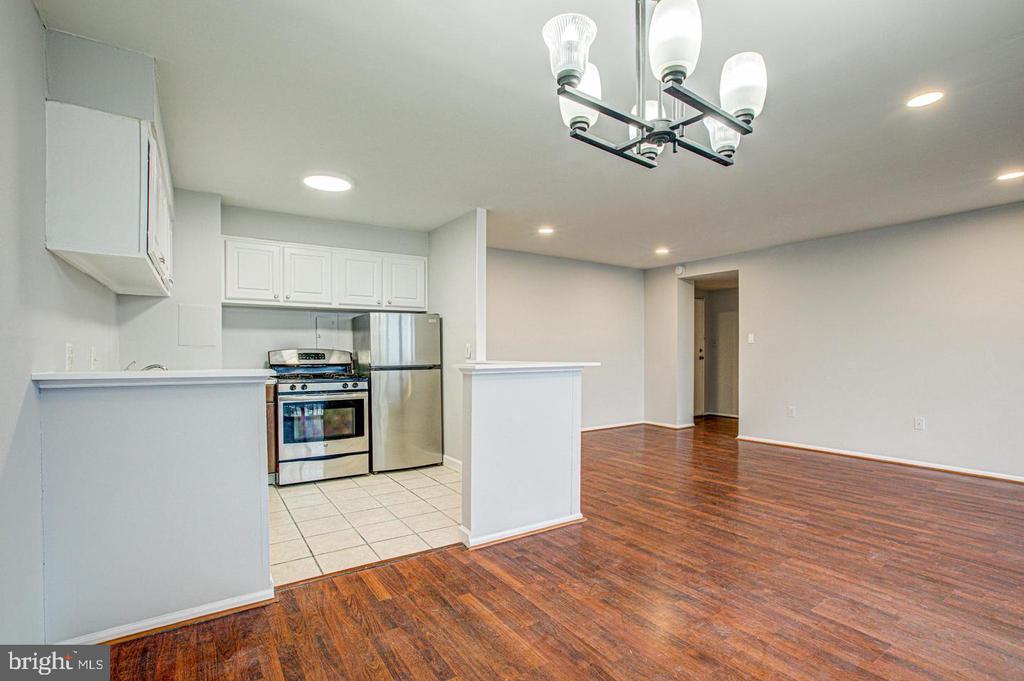 16 S VAN DORN STREET Unit: 604