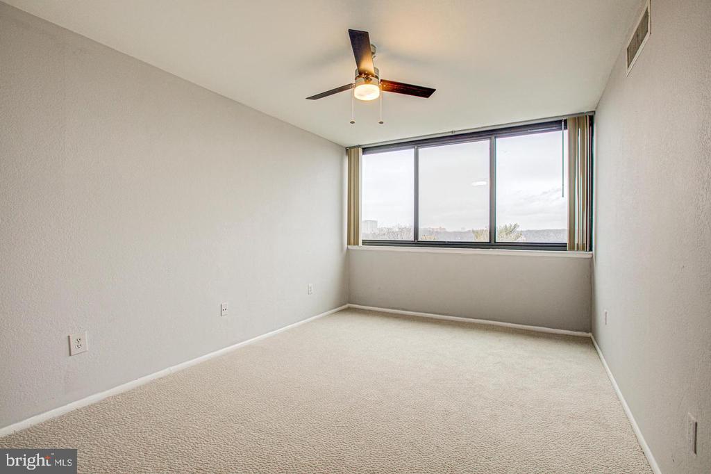 16 S VAN DORN STREET Unit: 604