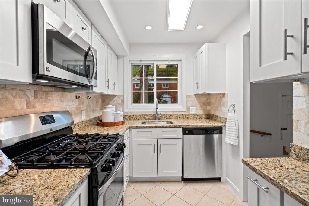 1638 PRESTON ROAD Unit: 809