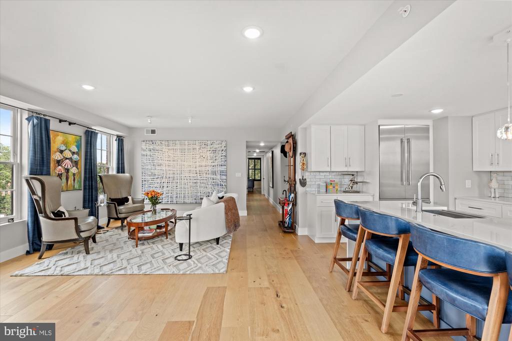 312 S WASHINGTON STREET Unit: 502
