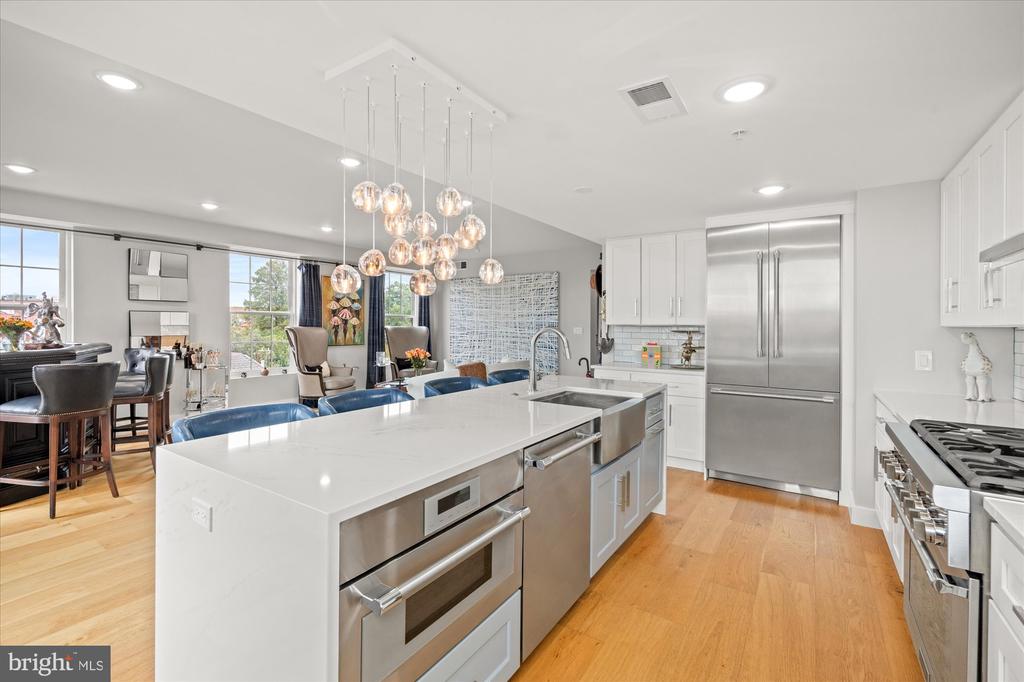 312 S WASHINGTON STREET Unit: 502