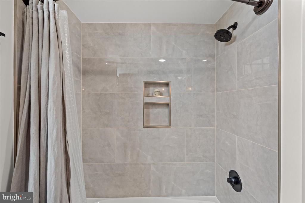 312 S WASHINGTON STREET Unit: 502