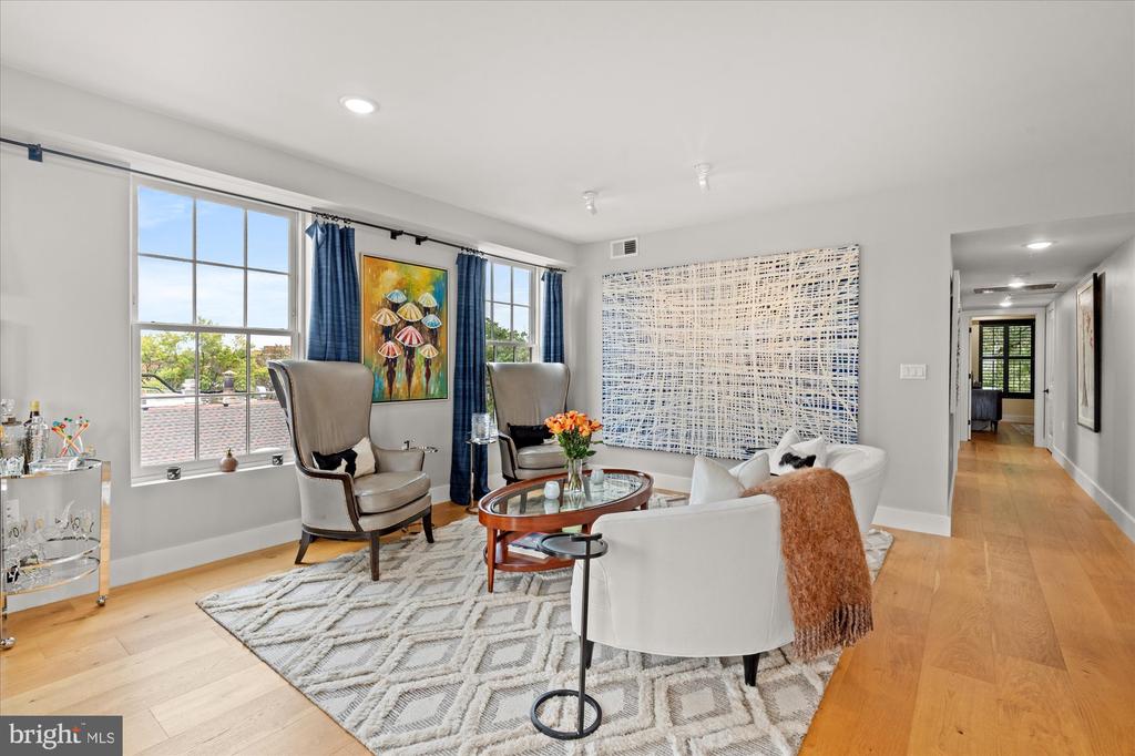 312 S WASHINGTON STREET Unit: 502