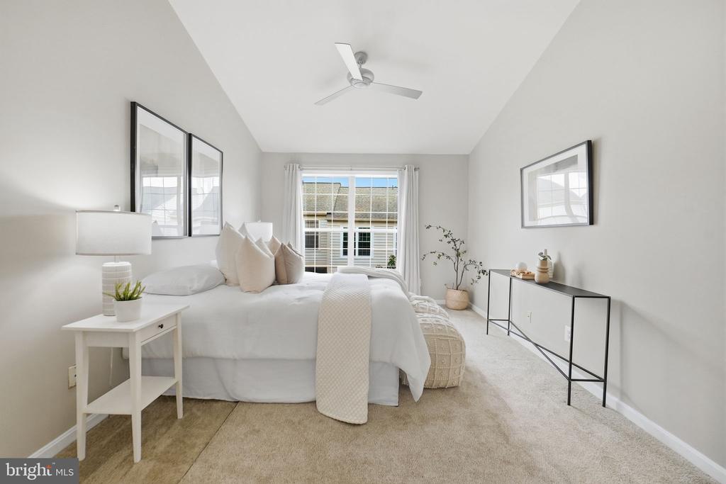 1724 KINGSGATE COURT Unit: 302