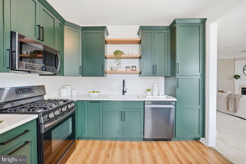 1724 KINGSGATE COURT Unit: 302