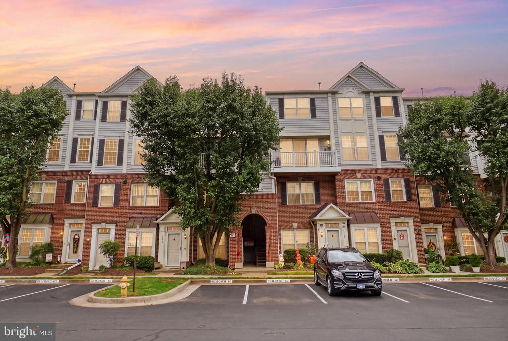 1724 KINGSGATE COURT Unit: 302