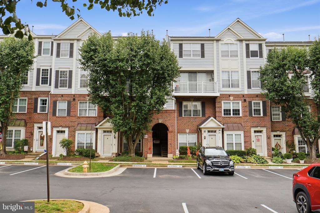 1724 KINGSGATE COURT Unit: 302