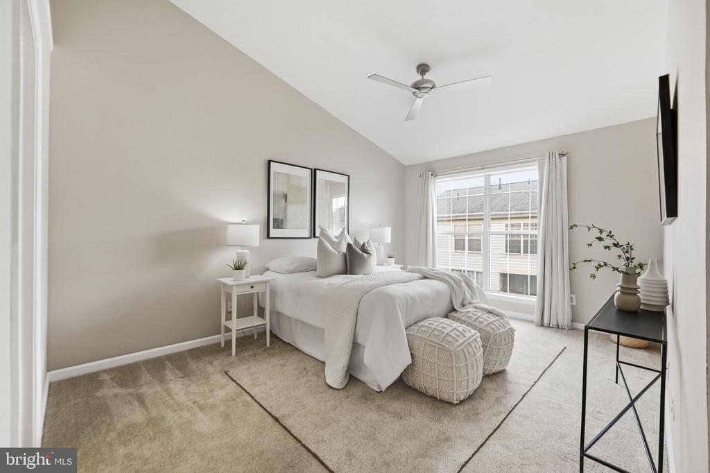 1724 KINGSGATE COURT Unit: 302