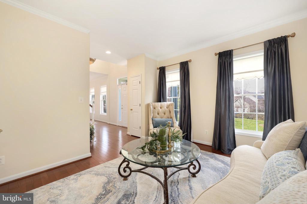 3259 SOUTHAMPTON DRIVE