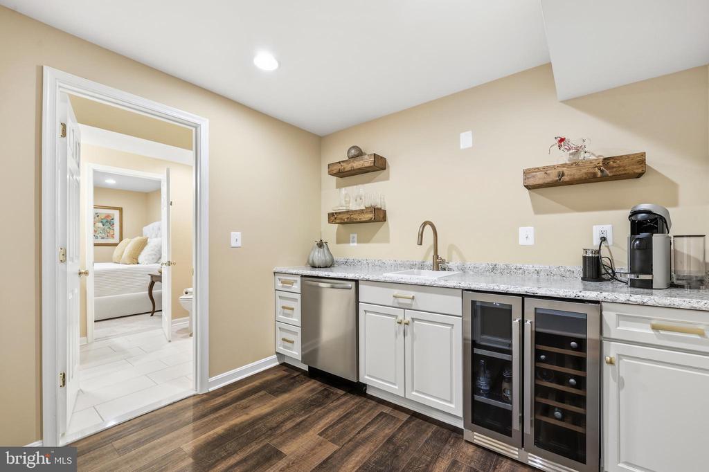 3259 SOUTHAMPTON DRIVE