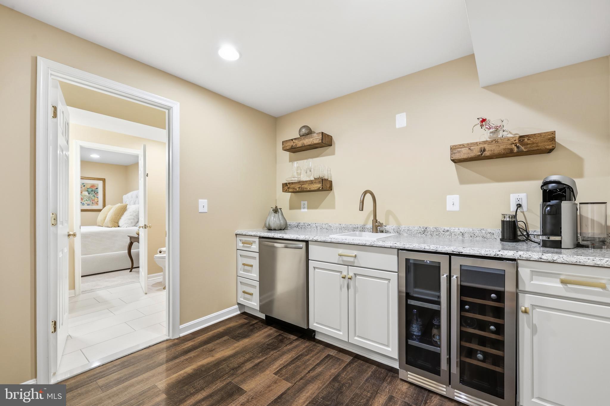 3259 SOUTHAMPTON DRIVE
