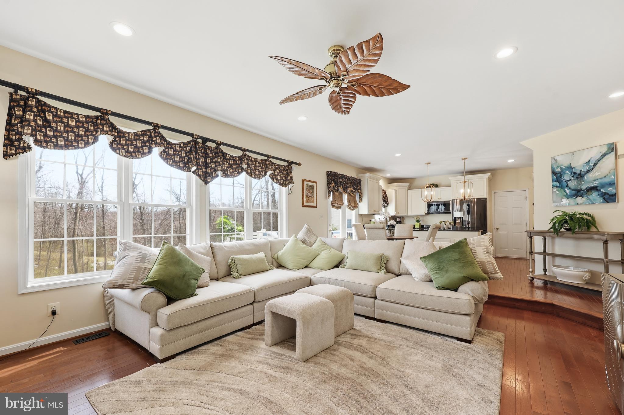 3259 SOUTHAMPTON DRIVE