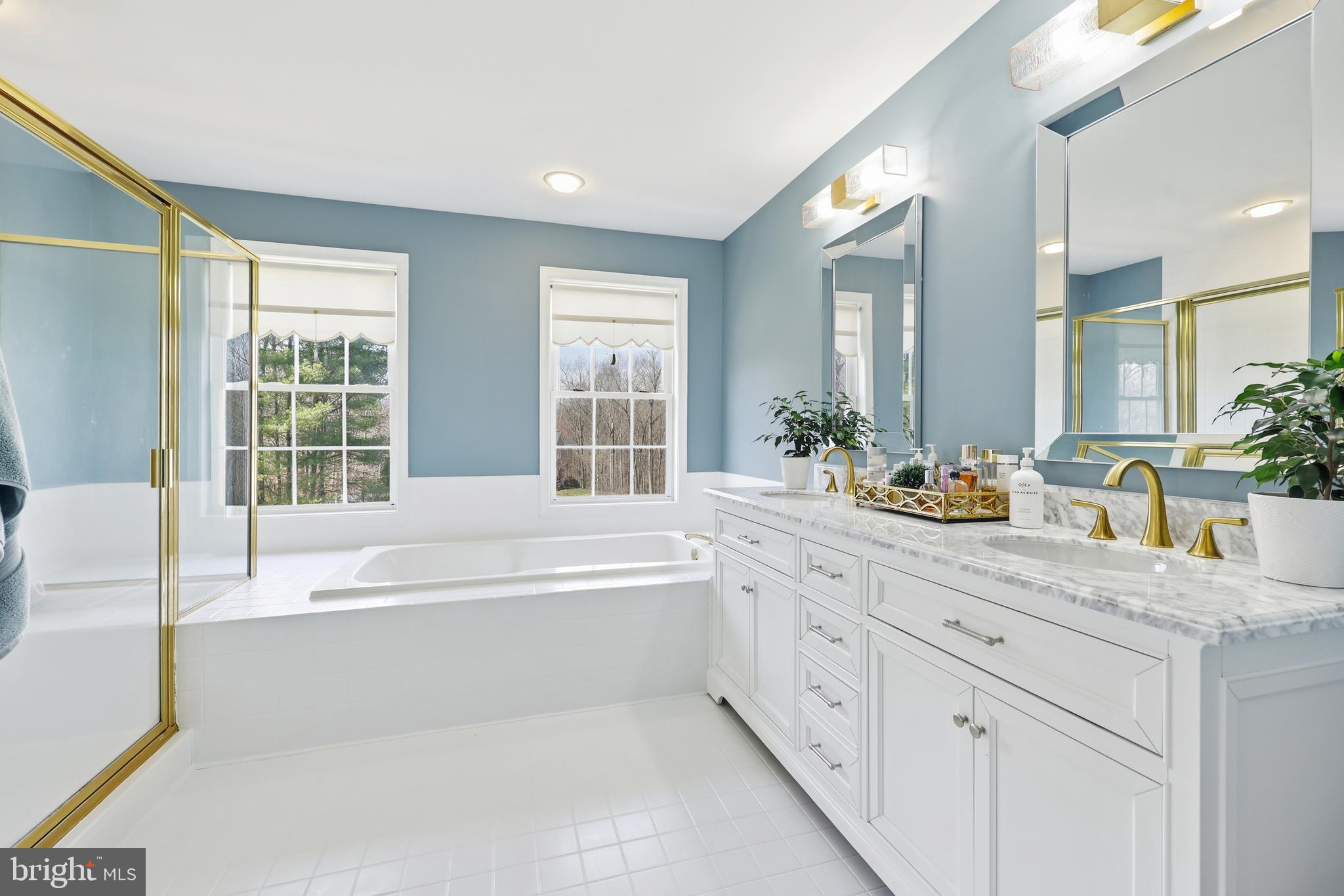 3259 SOUTHAMPTON DRIVE